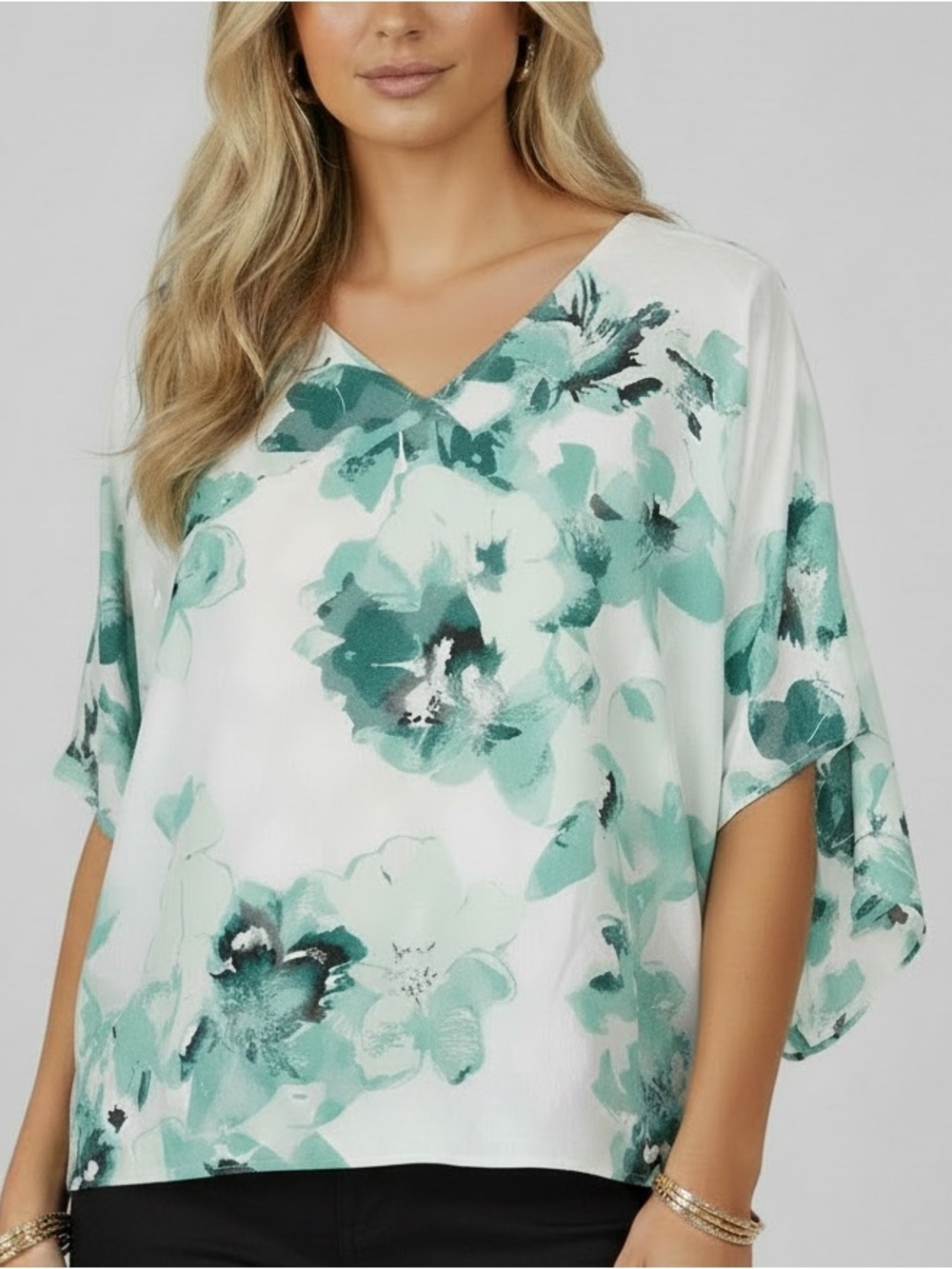 NWT WHITE HOUSE BLACK MARKET White Floral V-Neck Relaxed Blouse Size X-Large